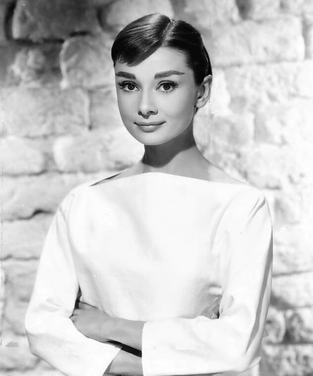 Audrey Hepburn năm 1956. Ảnh của Bud Fraker.